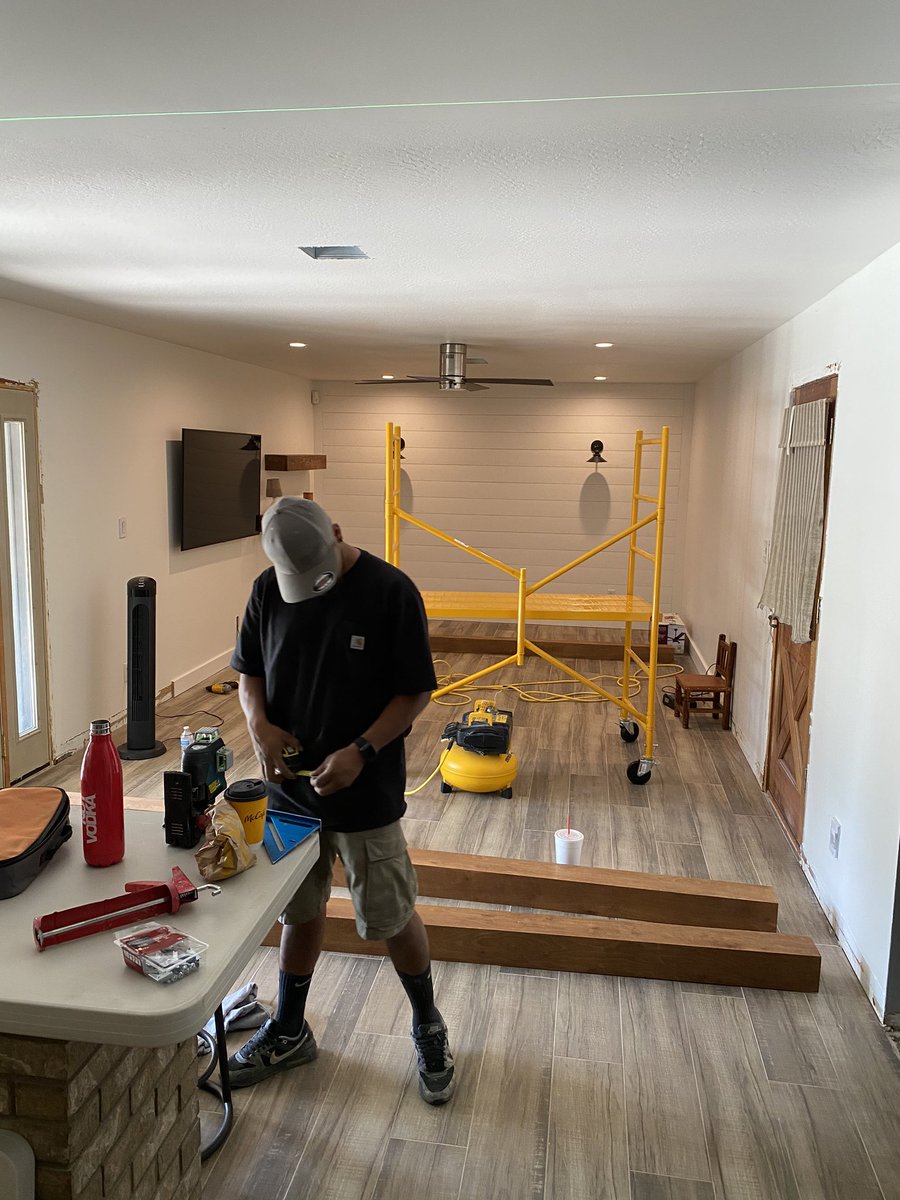 tlconstructors's tweet image. #ceilingbeams #finishcarpentry #shiplap #interiordesign