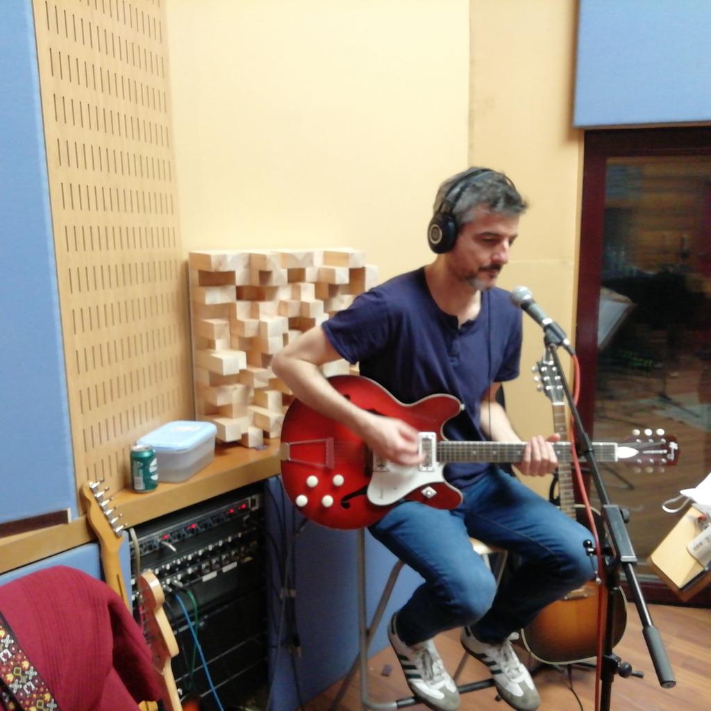 infinityrecord's tweet image. Vuelve la música a la normalidad, con mucho talento Toni Brunet, Joe Eceiza, Dani Patillas, Jorge García en infinity Estudio