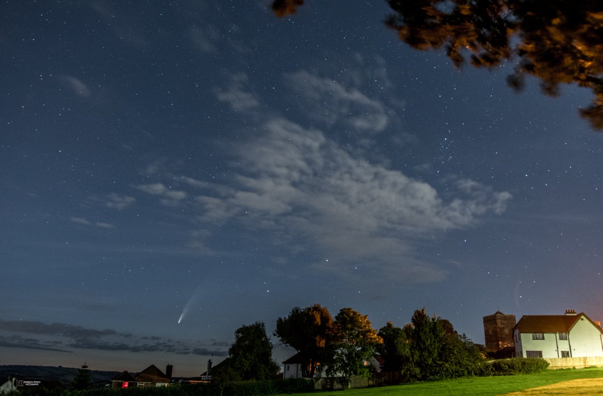 1.The moon rising over the Bristol channel 2. The #MilkyWay , Jupiter &amp; Saturn over the Bristol Channel. 3.  #cometNEOWISE just above the Northern Horizon. All taken   around 2 a.m. 12-07-20 <a href="/VirtualAstro/">VirtualAstro</a> <a href="/BBCStargazing/">BBC The Sky at Night</a> <a href="/southwalesargus/">South Wales Argus</a> <a href="/ItsYourWales/">It's Your Wales</a>
 #NewportAtNight