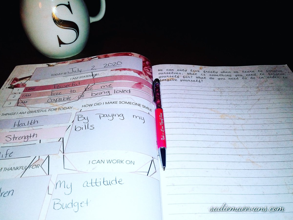 evanssadie1's tweet image. Taking the time to do the inner work is the REAL BAG #NOENTANGLEMENTS #Selflove #Healing #Loveyourself #loveothers #LoveIsEssential #QuarantineLife 
sadiemaeevans.com snag yours!