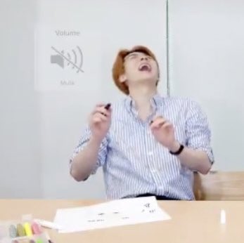 BUNNYMYE0N's tweet photo. 😭😭😭😭😭😭😭😭😭 https://t.co/rxmb6iLd1p