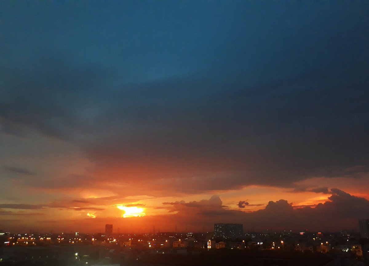 TuCau089's tweet photo. #hoanghon #Sundown #AtHome https://t.co/1EJS8GvlaQ