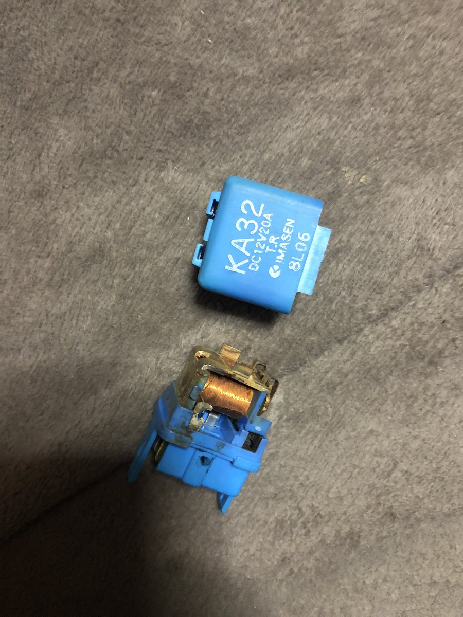 ヒロト イルミつかなかったのvマウント化で移設したリレーに水侵入したせいでした 防水処理し直してボックスに水抜き穴空けときました あと 何故かエアポンプ復活しました ヒロト イルミつかなかったのvマウント化で移設したリレーに水侵入したせいでした 防水処理し直してボックスに水抜き穴空けときました あと 何故かエアポンプ復活しました