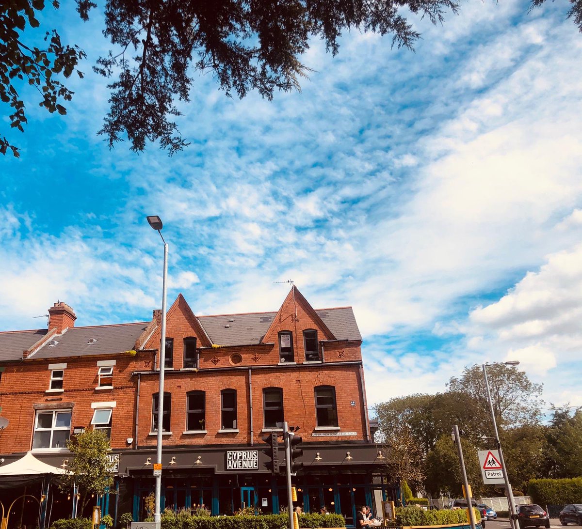 CyprusAvenue228's tweet photo. Blue skies ❤️😘

#sociallydistancedsummersun
#cyprusavenue 
#CornerShop 
#wineoptional
#eastbelfast 
#independentrestaurant https://t.co/2rYDrD9pRJ