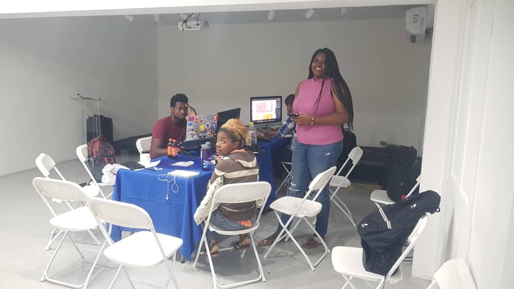banjHT's tweet photo. Ils sont encore debout à coder et à créer de @banjHT ou de chez eux. 6:00 AM Update. #creativetechlabhaiti #builddays https://t.co/xDl8FKWK7J