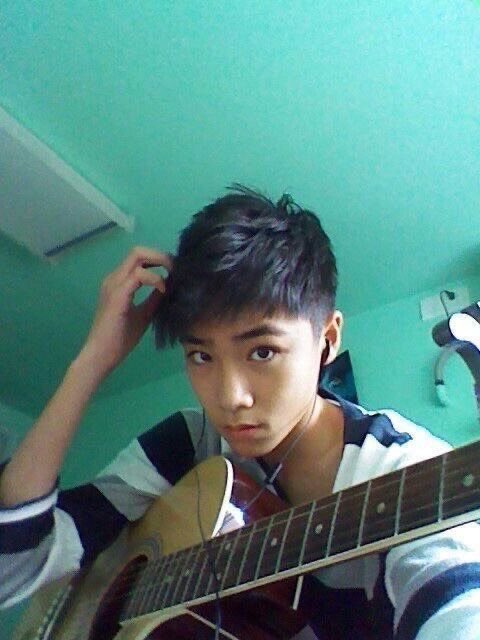 jamesbfmaterial's tweet photo. เด็กก็รักเป็นมั้ยพี่ เดี๋ยวเด็กคนนี้มันก็โตแล้วป่ะ อยากจะบอกเอาไว้และก็จำเอาไว้นะ นี่ไม่ใช่การปล้น แต่มาเป็นแฟนผมซะ https://t.co/jqGhe2YotF