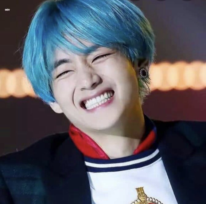 edorra207's tweet photo. We were appreciating tae’s blue hair and you didn’t tell me  #BlueLivesMatter https://t.co/kywU6ZpNNv