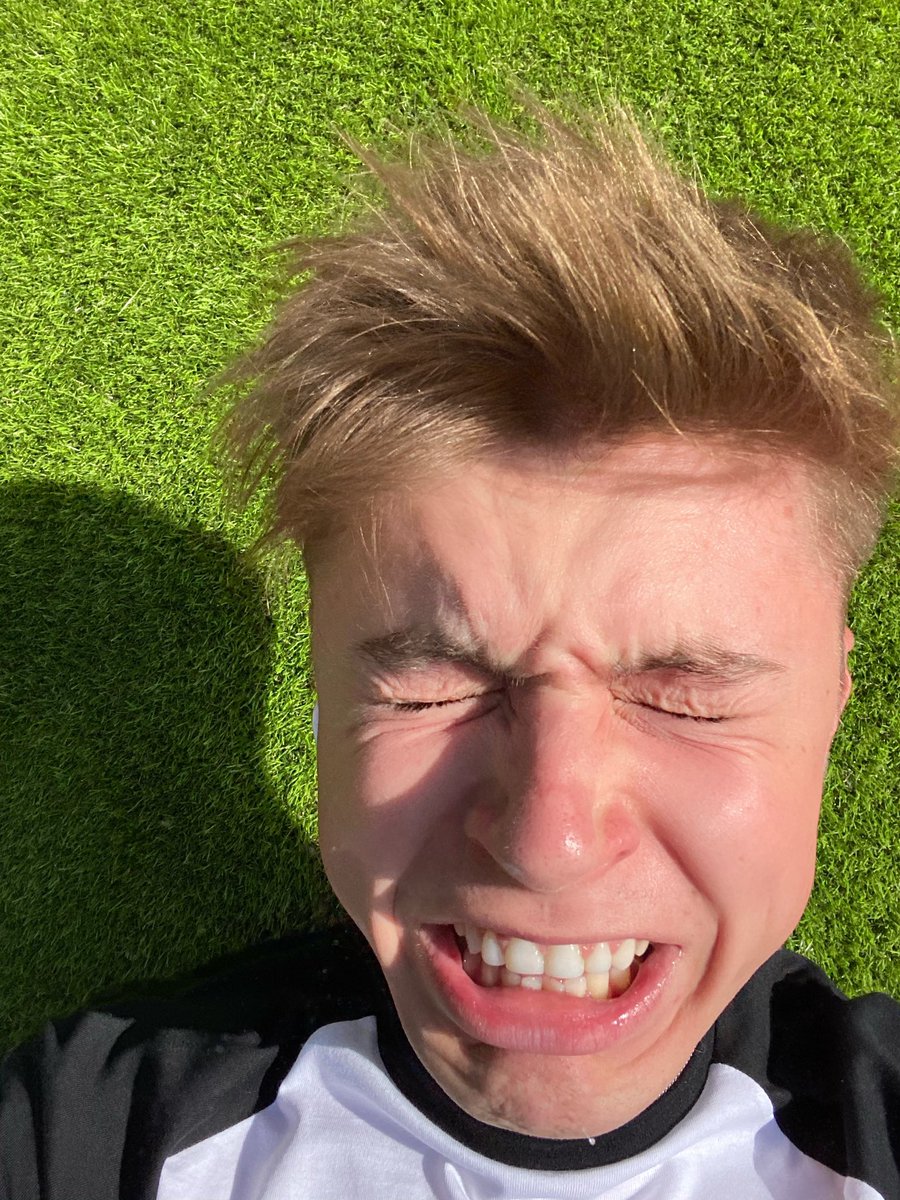 HRVY's tweet photo. i wish my sneeze was fake but it really isn’t https://t.co/t6tv4xjwy6