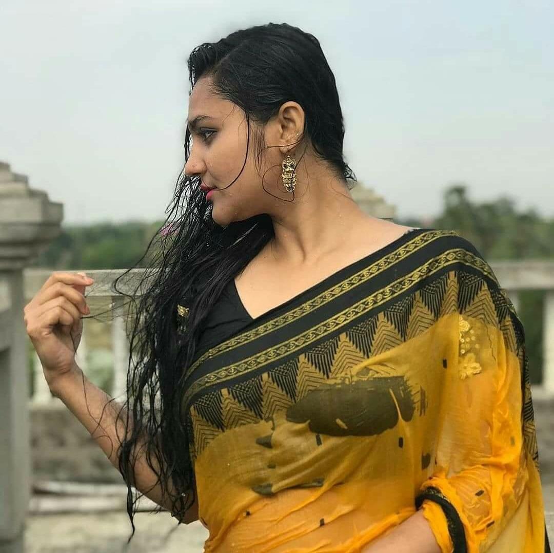 আজ বৃষ্টিতে ভিজছি💃💃