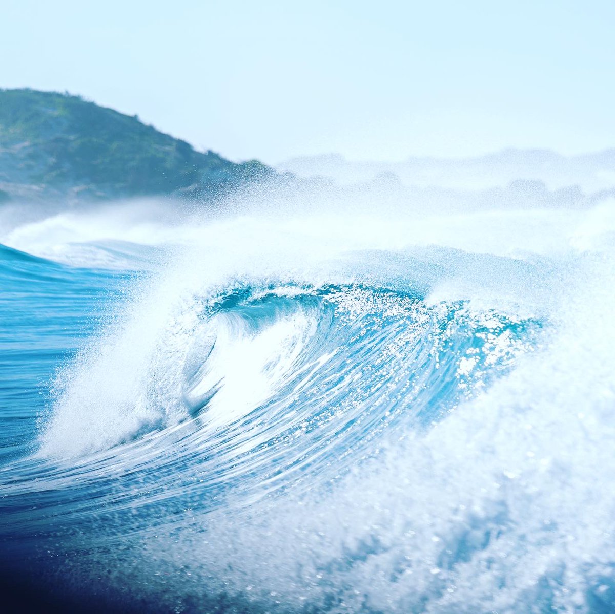 nicholasbetts8's tweet photo. High tides and good vibes. These waves were captured at Bailey’s near Ansons Bay #Tasmania #waves #ocean https://t.co/ApmQR9EQVH
