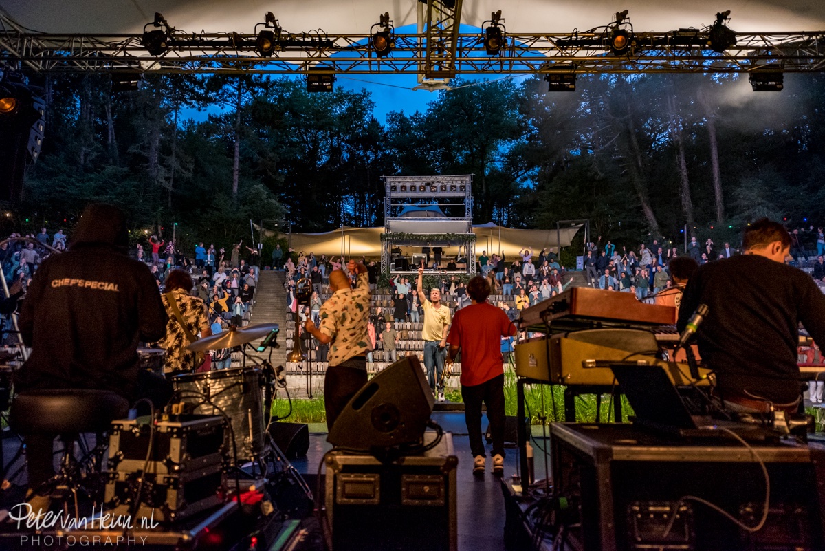 Na vier maanden eindelijk weer concertfoto's kunnen maken. Oh, wat was dat fijn!!! Een prachtige zaterdagavond met <a href="/ChefSpecial/">Chef'Special</a> in <a href="/Caprera_Bldaal/">caprera</a>.