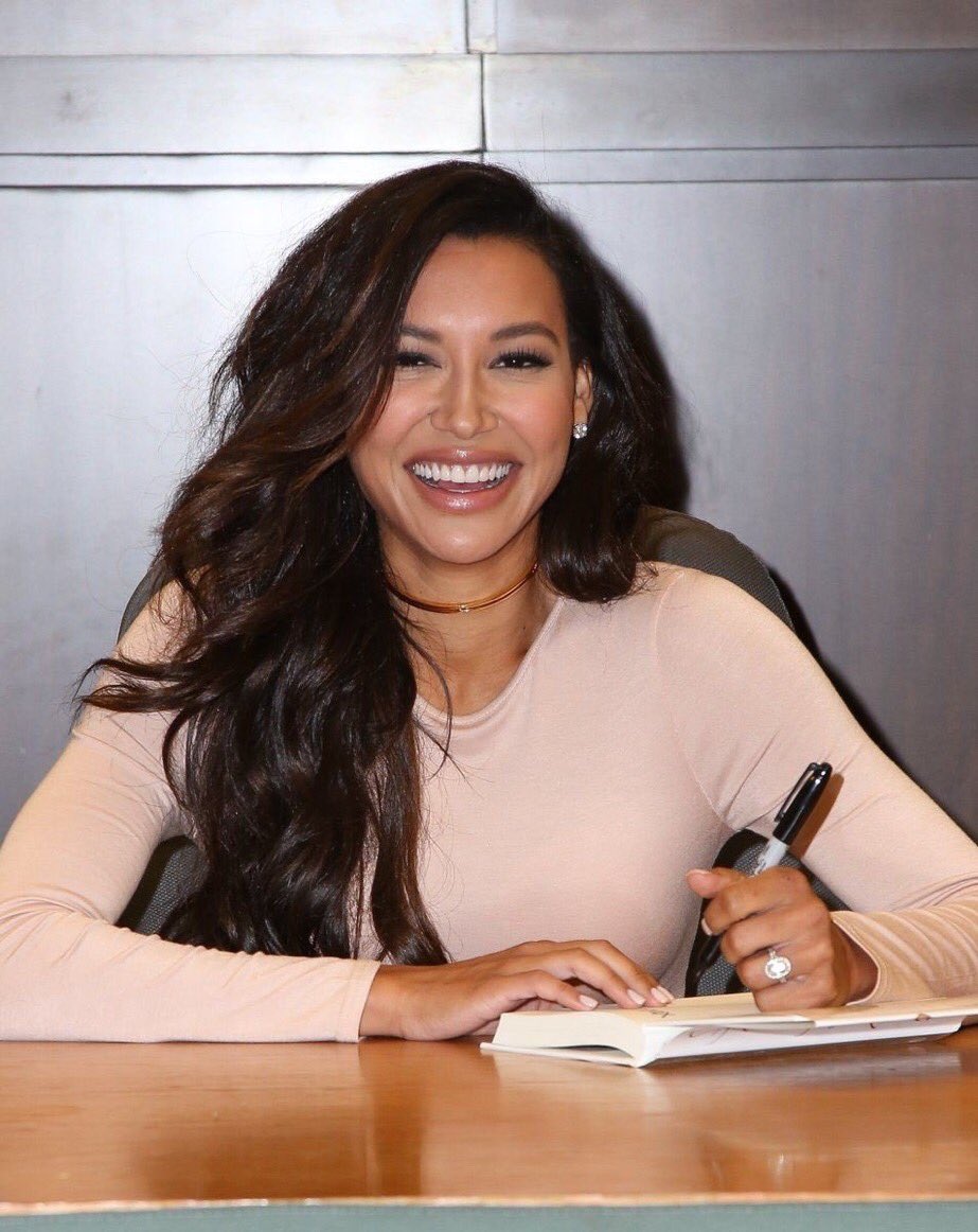 crookedgtop's tweet image. please don’t forget that naya rivera is missing. she isn’t trending no more, which she should be but this is not just a trend to get over she is still missing. her 4 year old son is waiting to be reunited with his mommy. please dont stop talking about naya rivera.