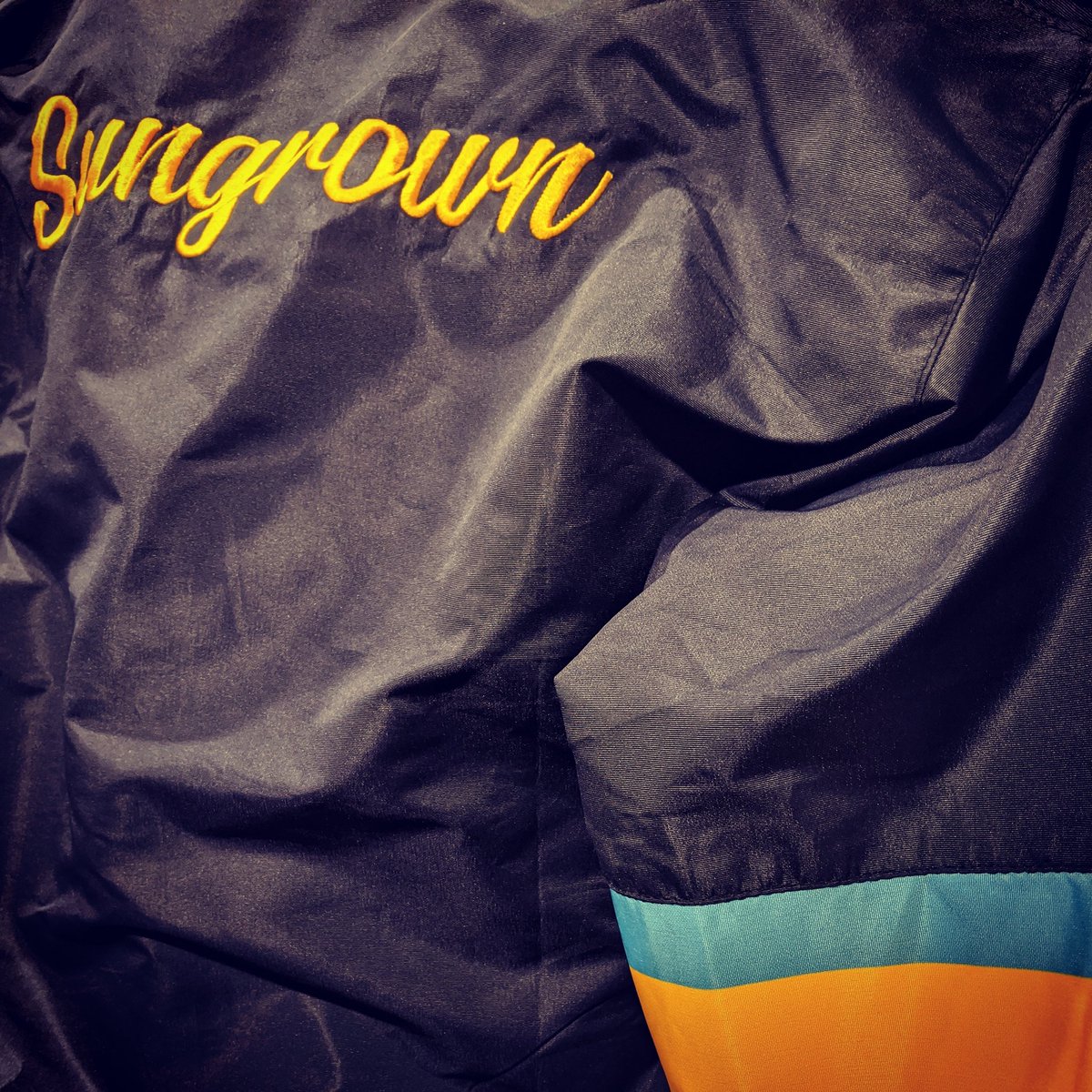 montanasungrown's tweet photo. Limited edition track suits custom made by @RivalHky the official sporting gear for Montana Sungrown. https://t.co/UCCAcj3MUS