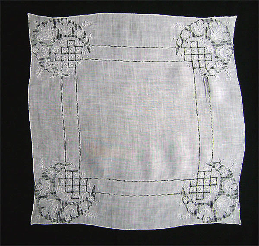 EviVintage's tweet photo. #Vintage Hand #Embroidred Drawnwork White #Linen Bridal #Hankie By Vintage_Treasures_@Bonanza https://t.co/KTKQVkv9G4 https://t.co/7kBo0QL21w