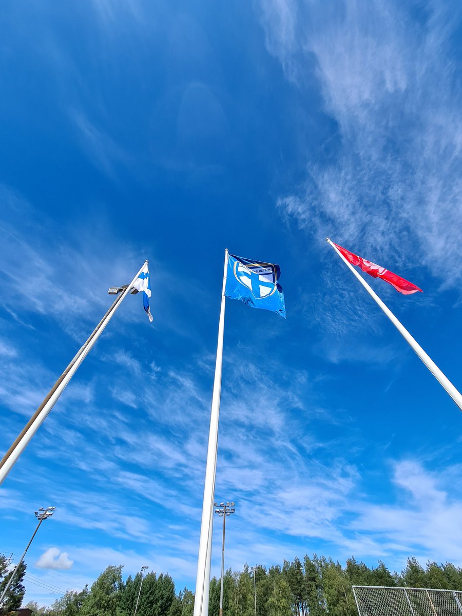 Pelipäivä on juhlapäivä. Tervetuloa @ropsnaiset Ouluun. Ottelu vihelletään käyntiin klo 17 Castrenin tekarilla 👍