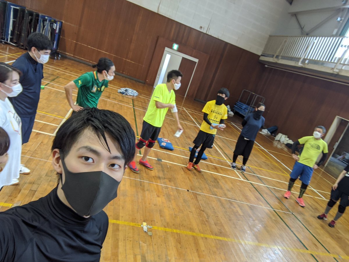 今日は久々の枕投げ！
やっぱり楽しいな〜(^o^)

もちろんマスクはつけてプレーしてますw

#枕投げ