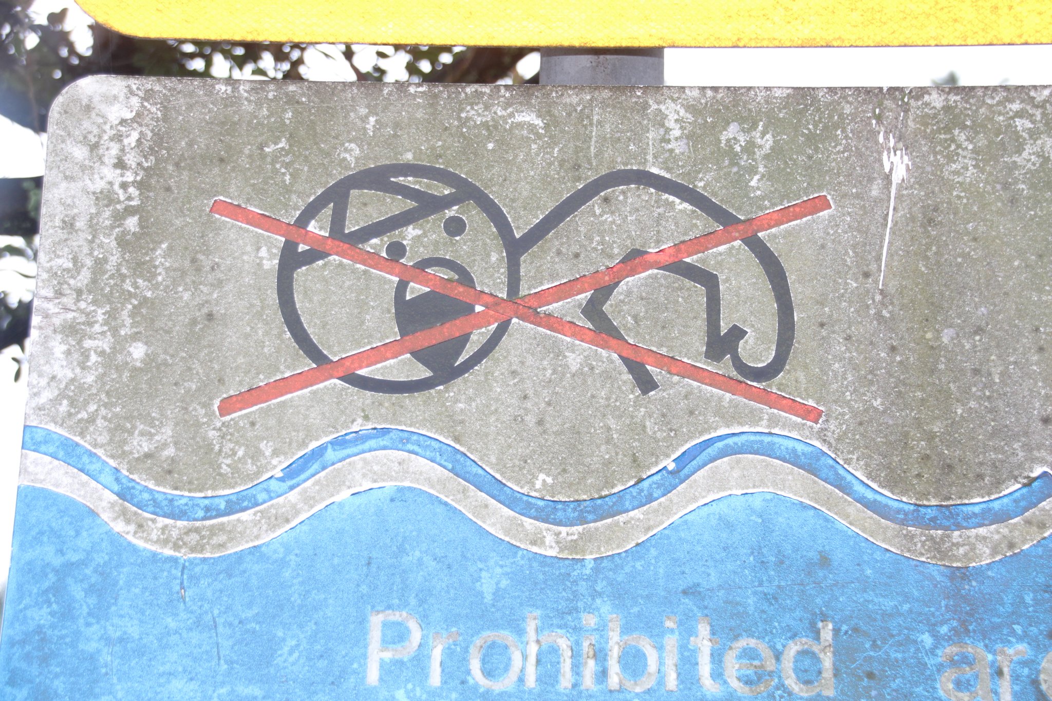 Tsuneshun 浜松 中田島砂丘の駐車場にある遊泳禁止の看板見て昔nhk教育 Eテレ でやってたaeiouを思い出した笑