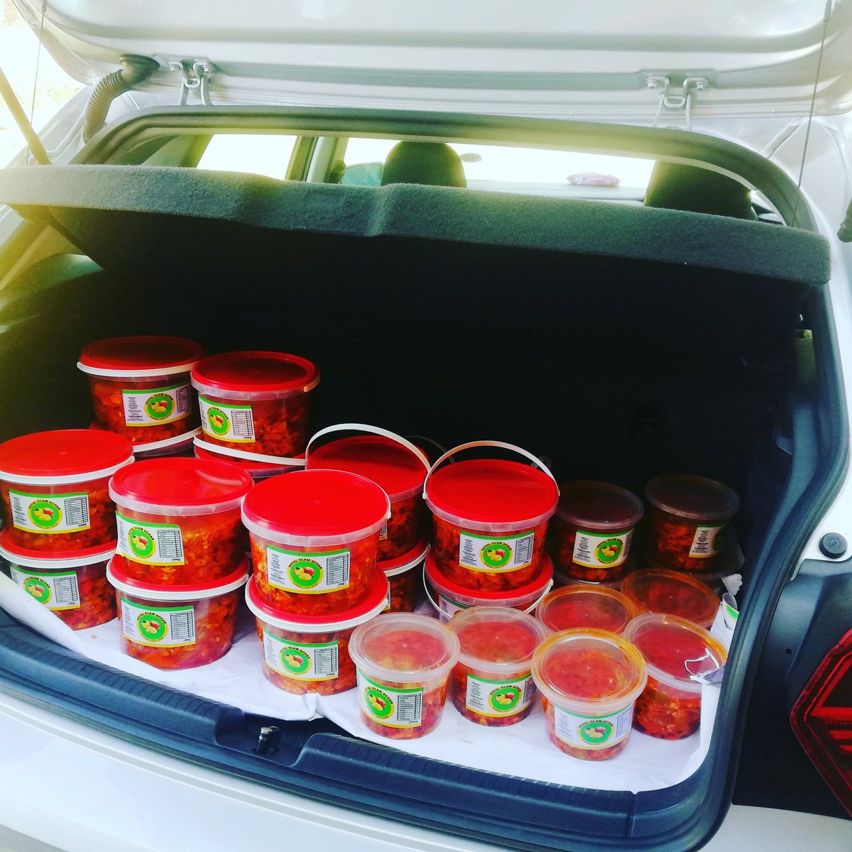 GlamHoldings's tweet photo. Loading stock for Leeufontein.. You may contact your Distro on +27769012613

She will be more than happy to help ❤️

#business #woman #atchar #atchaar #money #startyourownbusiness #trending #buyfromus #localislekker #localbusiness #food #trade #royal #archaar #mangosalad https://t.co/VpaVanVciD