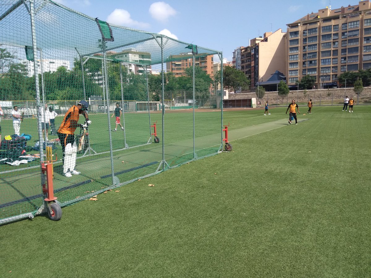 vlcsportstours's tweet photo. So great to be back #cricket training here in #Valencia 3 hours in the heat and sun was well worth it. Vamos @levantecc #cricketisback https://t.co/2JZt6SNSg6