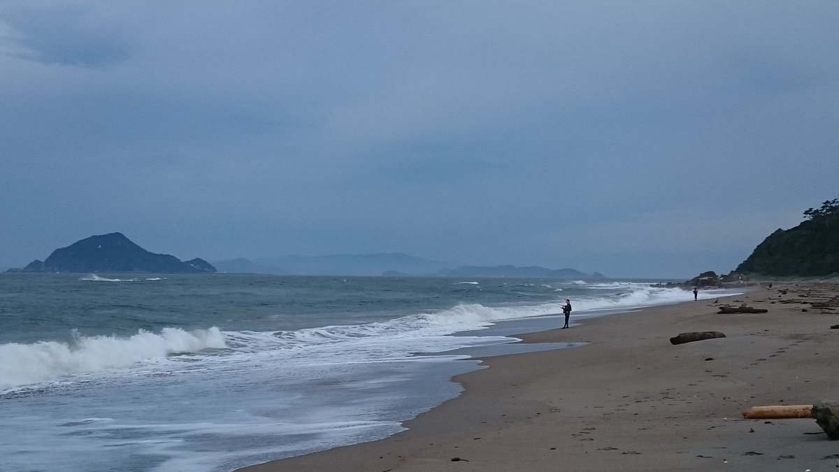 ねじまき 渥美半島の先端 伊良湖岬まで行ってきました 風強い 波高い キャストしても押し返されて遠くに投げられません 風速10m近くあったみたいです いい経験になりました そして景色が最高でした リゾート地の様 シロギスをちょっととメロン ねじまき 渥美半島の先端 伊良湖岬まで行ってきました 風強い 波高い キャストしても押し返されて遠くに投げられません 風速10m近くあったみたいです いい経験になりました そして景色が最高でした リゾート地の様 シロギスをちょっととメロン