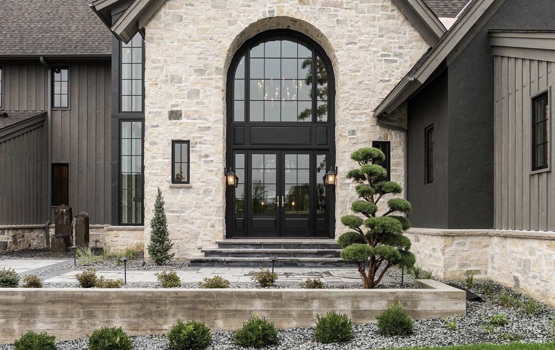 A transitional landscape with a modern twist....  #landscaping #outdoorliving #HomeImprovement