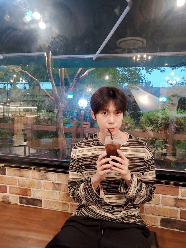 มุฉุ;-; tweet media