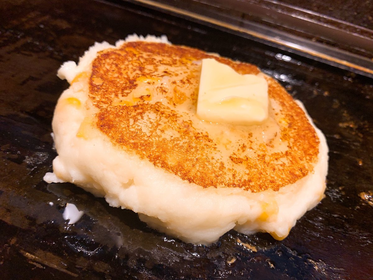 かずやのごはん 子ぐま たまプラーザ 駅から徒歩数分 飲食店街の一角に店を構えるお好み焼き屋 お好み焼きはタネのふわふわの食感とネギのしゃきしゃきの食感のコントラスト 桜えびと九条ネギの塩焼きそばはえびの風味が効いた絶品焼きそば