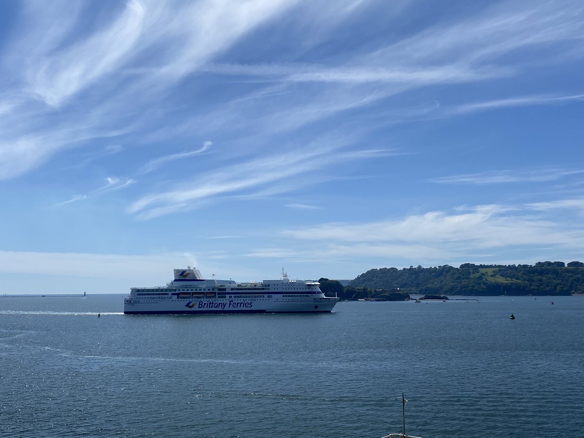 Good to see @BrittanyFerries back in #plymouthsound 🥰💖 I need to get a trip to France this year!