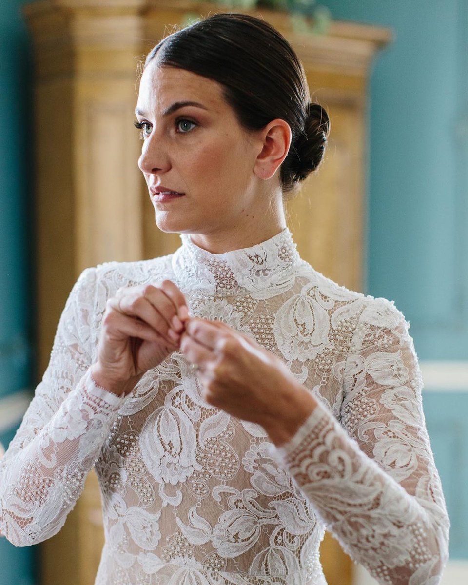 Reem_Acra's tweet photo. Final touches before 'I do.' #ReemAcraWedding
We are now offering private one-on-one appointments at our NY Atelier:
https://t.co/ZlAFodfwuY
Dress: Divine Dream #TheProphetCollection
Bride: @samanthanespinoza
Photography: @erinmcginn
⠀
#ReemAcraWedding #Wedding https://t.co/Qnnr20tSk6