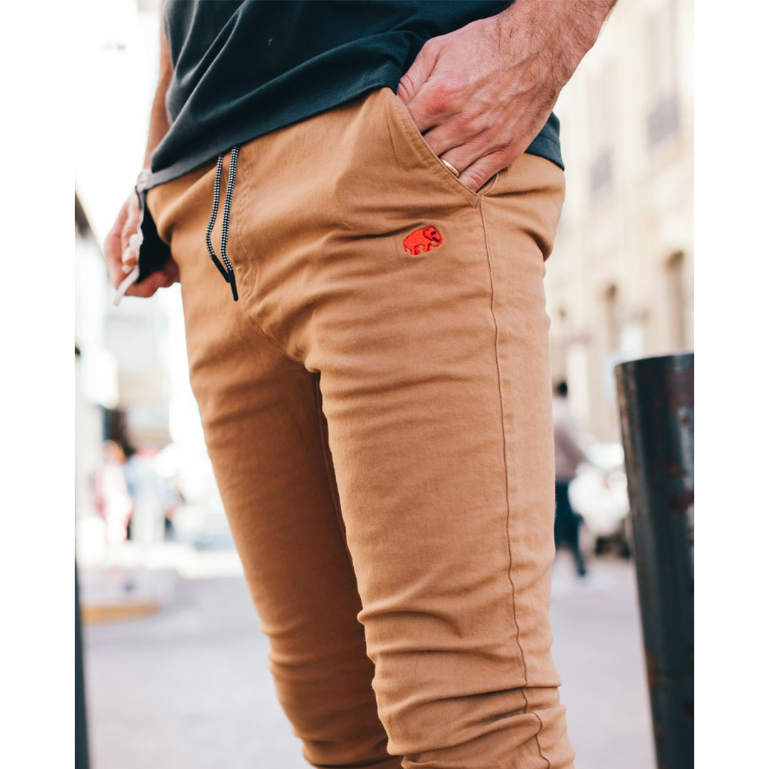 #TateSneakers ⚡️ Remera negra #VANS - Pantalón #Elepants 
#tate #tatecalzados #riocuarto #sneakers #newin