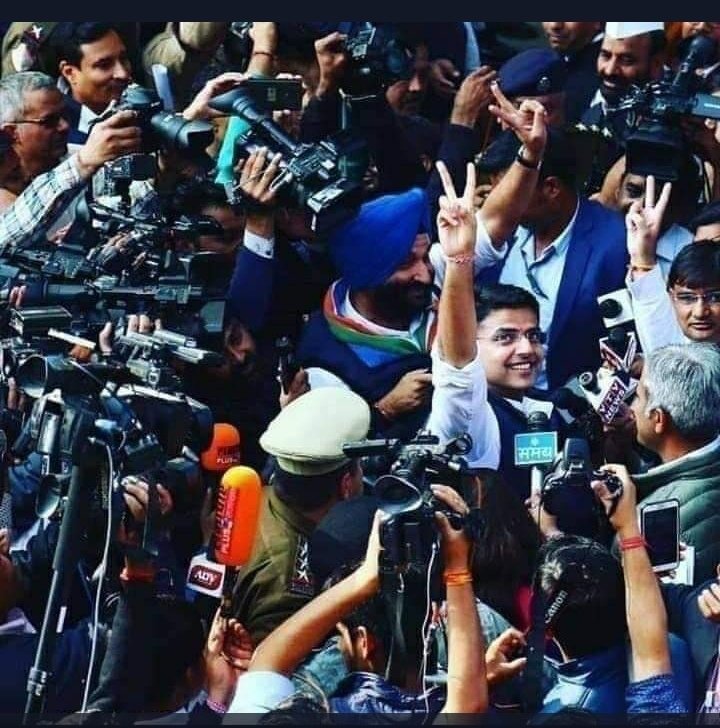 NoorGocher1's tweet photo. न जाने वो दिन कब आएगा जब मुख्यमंत्री के रूप में ये किसान पुत्र सैनिक पुत्र शपथ लेगा। मेहनत और संघर्ष की जीत होना तो तय हैं परंतु अब इंतज़ार नहीं होता आज़ाद भारत का पहला गुर्जर मुख्यमंत्री देखने के लिए आँखे तरस रहीं हैं और इस बंदे में तो मुख्यमंत्री क्या प्रधानमंत्री बनने का दम है https://t.co/4q1WRiBXvn