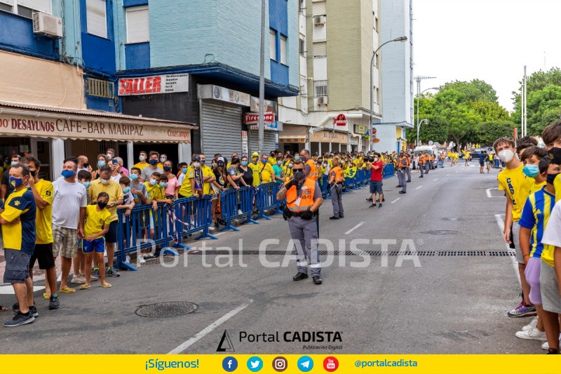JMLCapell's tweet photo. Hoy veréis muchos vídeos por televisión, muchas críticas y hasta insultos, pero estas imágenes seguro que no saldrán.

😷😷😷😷😷😷😷😷😷😷

Para eso las publicamos en @portalcadista. Para que se vea lo que también pasó. https://t.co/U4c0CKi0lP