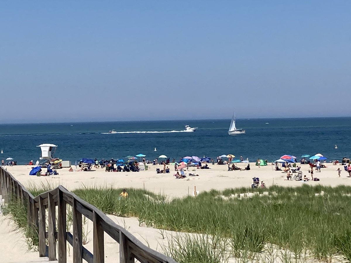 beaches near north shore: crane beach 