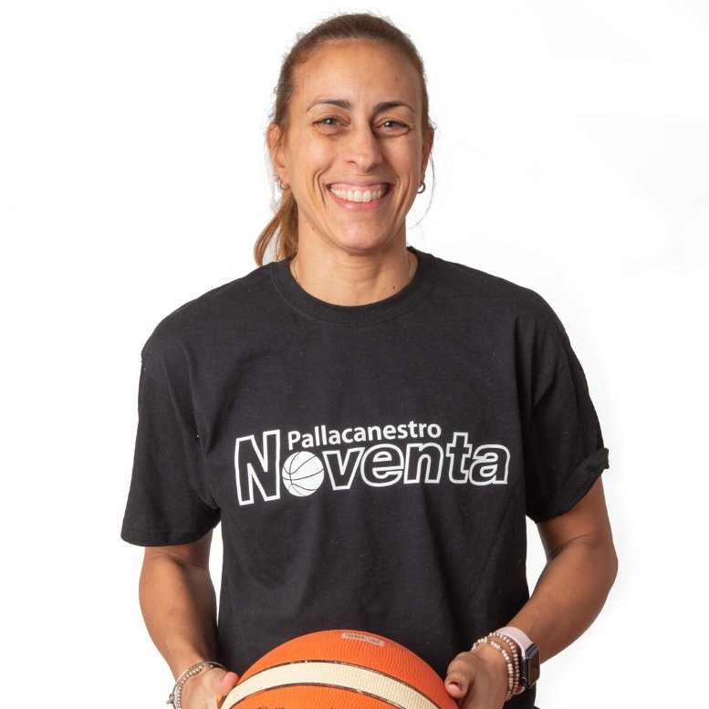 QUE BUENA NOTICIA

Aguerrida hasta los dientes y de una gran calidad. Como entrenadora no se saltó ningún escalón. No buscó atajos. Hoy se confirmó su primer gran desafío.

Laura Nicolini dirigirá al Marghera en la Lega B.
¡Felicitaciones Lau! Más que merecido.
¡A romperla toda!