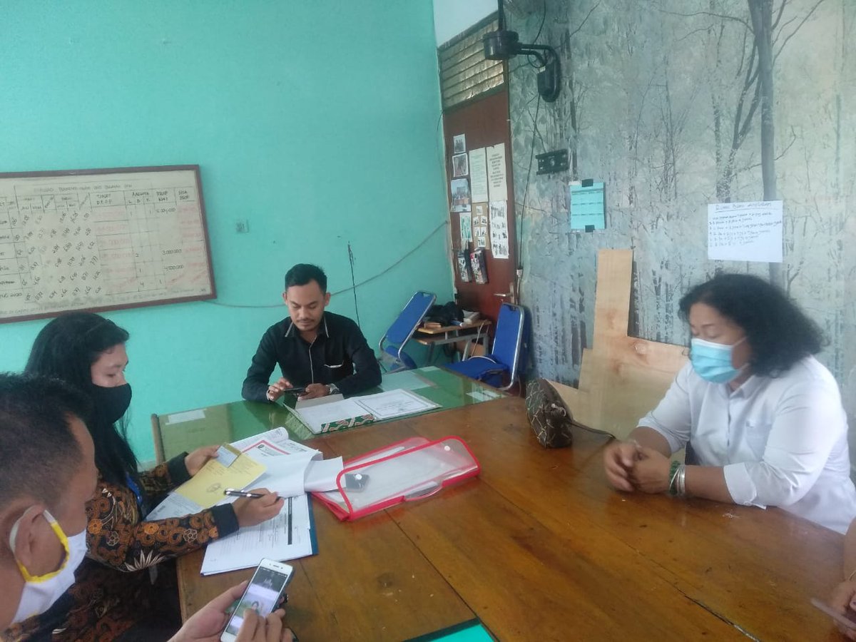 esraEcha's tweet photo. Pendampingan Satgas Pengawasan Koperasi Diskumdag Kab. Poso pada koperasi KSP Cahaya Abadi 💪💪
#penyuluhkoperasi
#ppklkemenkopukmri
#ppklasdeppenyuluhan 
#banggabuatanindonesia
#koperasikeren
#koperasiindonesia
#ppklsulteng 
#ppklposo
@PENYULUH_COOP 
@PpklTengah 
@KemenkopUKM https://t.co/F5rARcpHPX