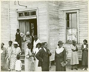 #95: The Blue Vein Socieites (Part 2)At the entrance, during a handshake, Deacons would look to detect your veins through the skin which also could determine status. Silk stockings & gloves were too, apart of what “black elitists” traditionally wore to church to stand out