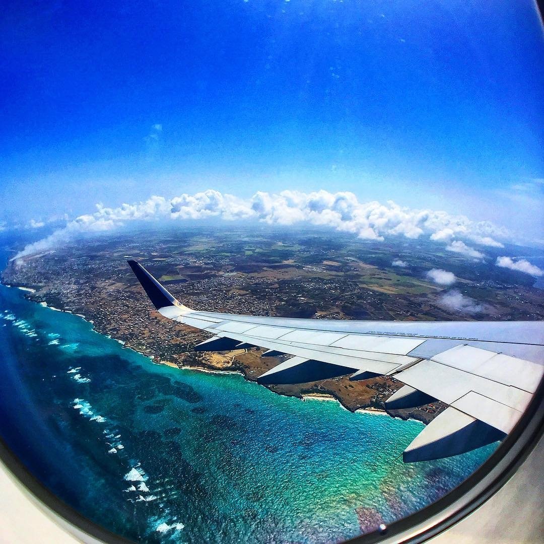 Barbados's tweet photo. There's nothing quite like the rush of emotions you get once you start to see this beautiful view from your seat. ⠀
⠀
Mark your calendars and let the countdown to Barbados begin! #LoveBarbados #BarbadosADreamAway⠀
⠀
📸: kc_schweizer on IG https://t.co/QvF9DdtjVk