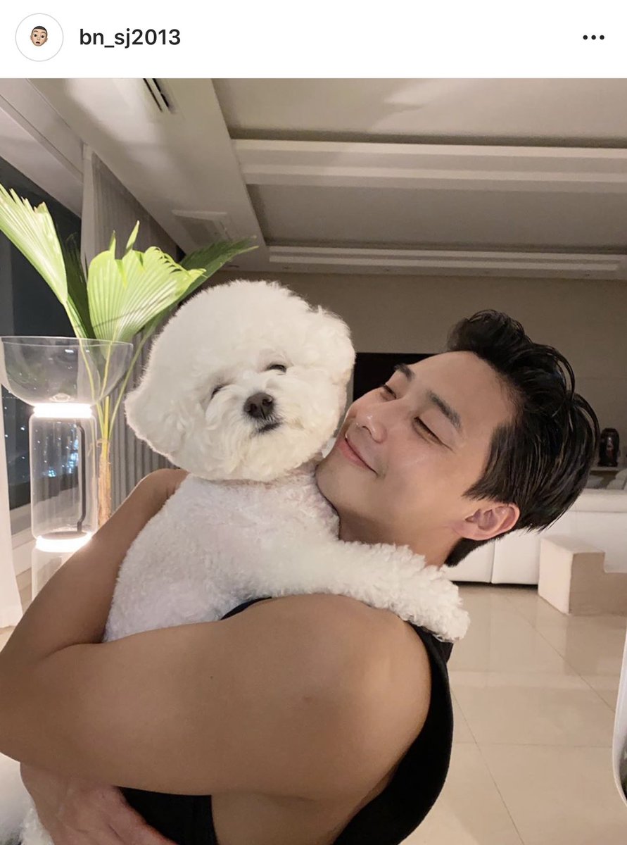UnderbedDara's tweet photo. หื้มมมม ซอจุนอปป้าภาพนี้ทำชั้นร้องกรี๊ดเลยยยยย

อยากเป็นน้องหมา อยากได้อ้อมกอดนี้ รอยยิ้มนี้....ละเธอดูหน้าน้อง ก็คือผู้ชนะอะเนอะ อิจมากกกกกก

#ใต้เตียงดารา #พัคซอจุน #ParkSeoJoon https://t.co/TZlVTS0qyT