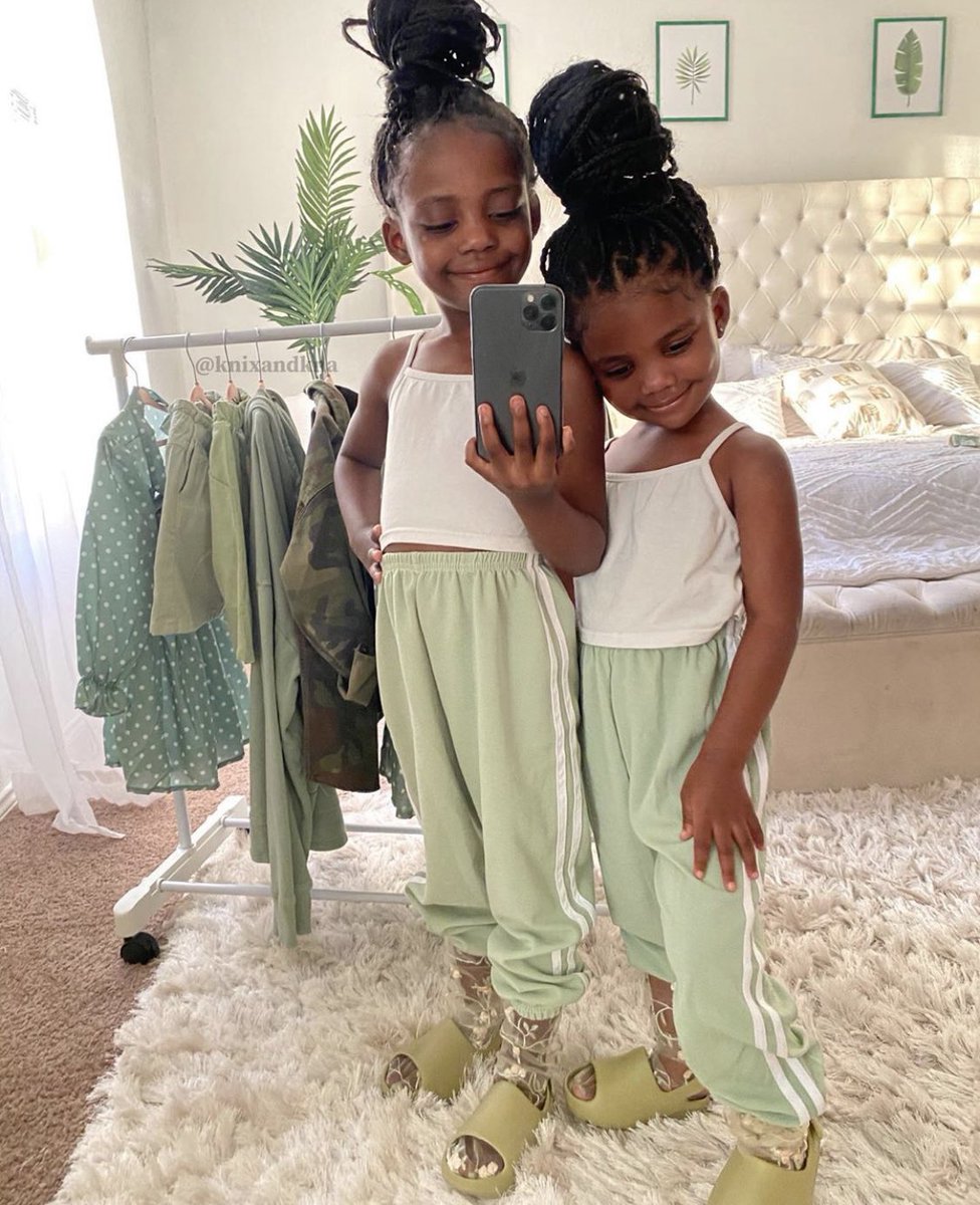 BadestMelanin's tweet image. Bestie 👯‍♀️