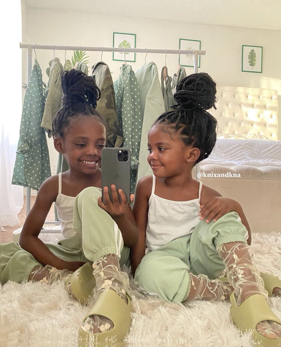 BadestMelanin's tweet image. Bestie 👯‍♀️