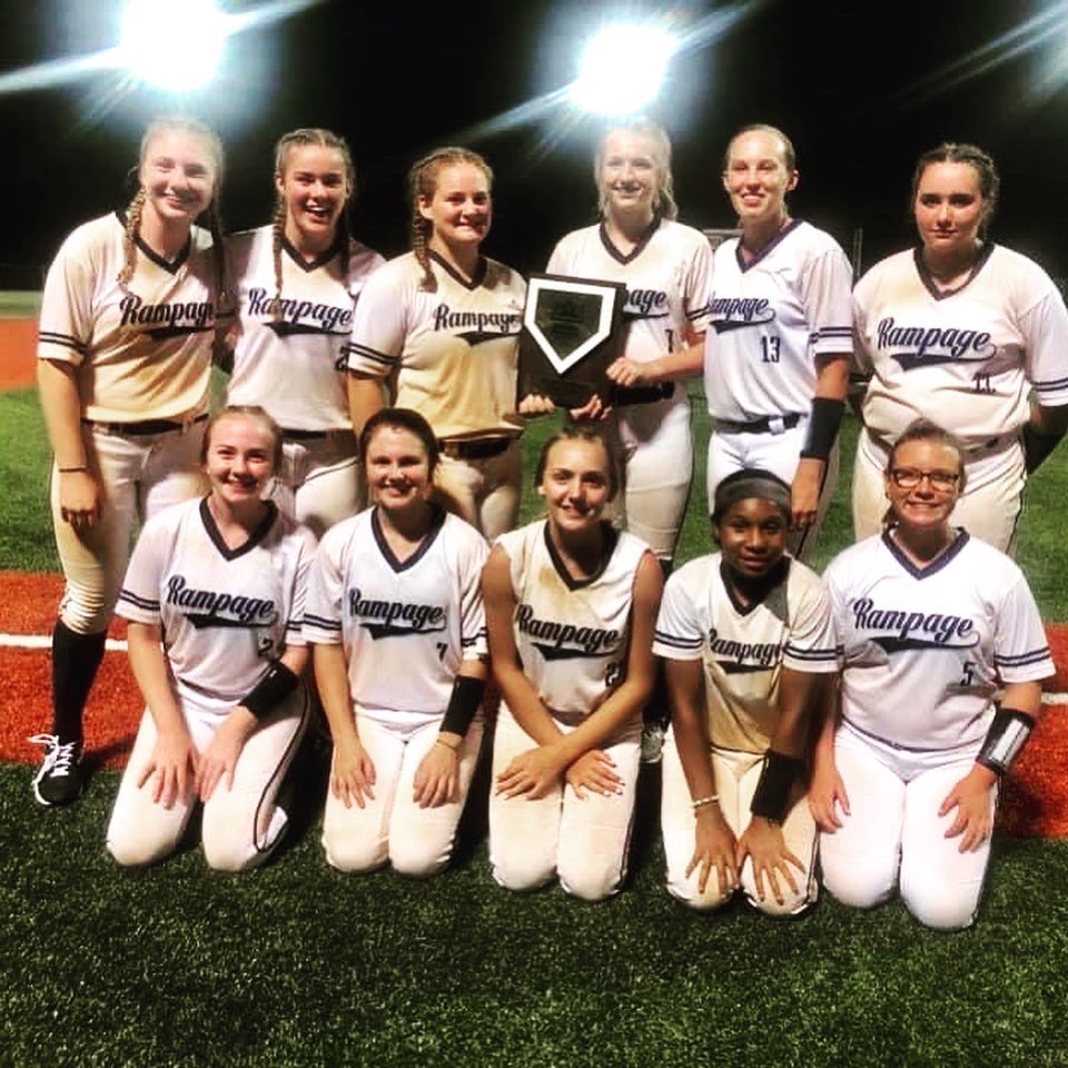 🚨🚨🚨

Congratulations to Lindsey Smith, Caroline Tanner and their team for coming in 2nd place in the 
Mid-Delta Showcase! 

Way to go ladies!! 

💙🧡💙🧡💙🧡 🥎💪🏼