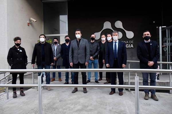 Massa, Grosso y Moreira recorrieron las instalaciones donde la UNSAM desarrolla investigaciones para enfrentar el Covid 19 dlvr.it/RbSVCV