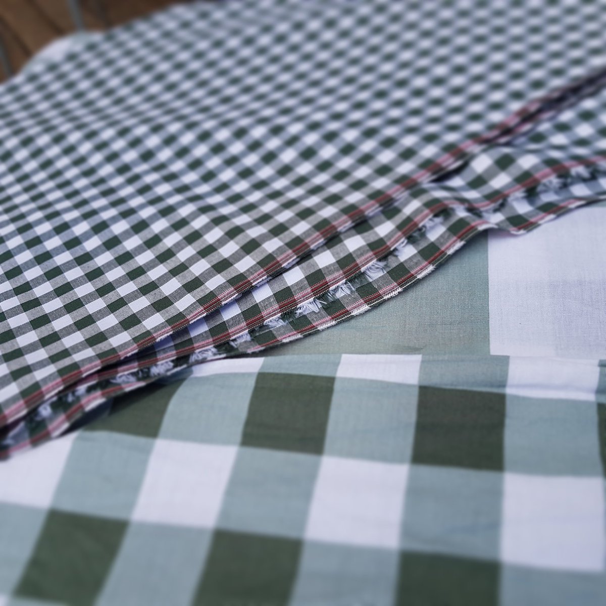 vans_vintage's tweet photo. De op maat gemaakte matrassen en kussens ga ik van een leuke stof voorzien. #GROENEGAST #stoer #gaaf #interieur #opknapper #matrassen #kussens #stof #bekleding #vintagevan #stijlvolkamperen #relax #tehuur https://t.co/y3VfCdSsXP