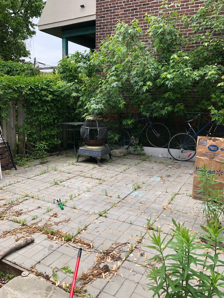 AssemblyGoods's tweet photo. Little before and after of our backyard. #backyardmagic #interiordesign #TorontoPatio https://t.co/E6MCjw6ote