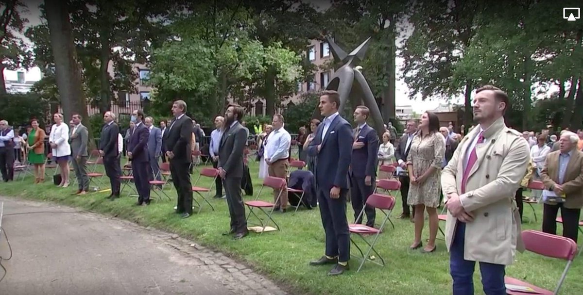 Waarom spreekt 11 juli toch zoveel Vlamingen niet aan? Omdat de minister-president spreekt vanop de Groeninghekouter waar neofascistisch S&amp;V-eindbaas Dries Van Langenhove naast de voor geweld veroordeelde Aurélien Verhassel staat van het extreemrechtse Generation Identitaire.