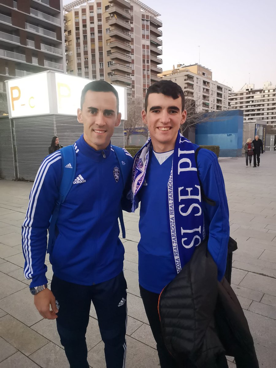 RobertoLes21's tweet photo. FELICIDADES Alejandro! 18 años ya!! 18 años de zaragocismo desde nacimiento!! Zaragocista allá donde va! @leswandowski_19 @BorjaIglesias9 @RealZaragoza @MiguelLinaresCF https://t.co/h8lb0nf042