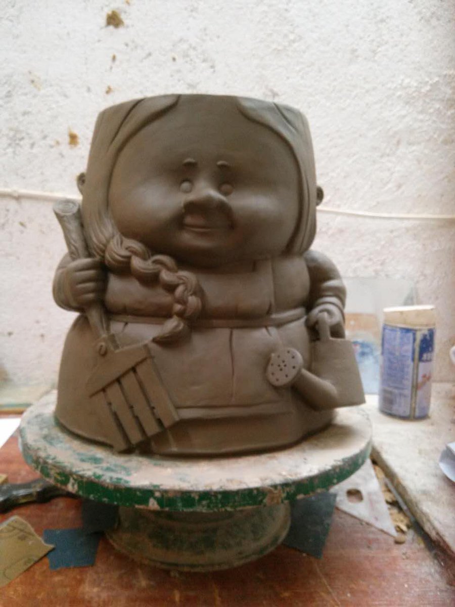 ThinkUp1com's tweet photo. Very cute #concept for you #gardeners. Ceramic fired figures that hold your #plants and #flowers. What will they think of next!

#gardening #organicgardening #urbangardening #render https://t.co/kbvdZn98SS