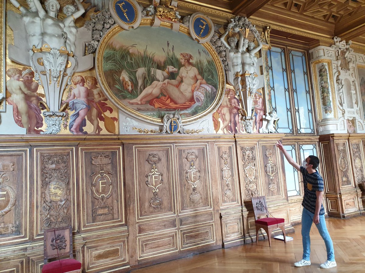 Unss77's tweet photo. Valorisation du patrimoine :
Les Jeunes Ambassadeurs du Patrimoine unss77 se préparent avec le service péda pour promouvoir ce beau  #chateaudefontainebleau et ses 800 ans d'histoire. Ils vous attendent pour vous le présenter,  le 14/11/20 pour la Nuit des Musées. @bernstephane https://t.co/ZQH4lvovlW