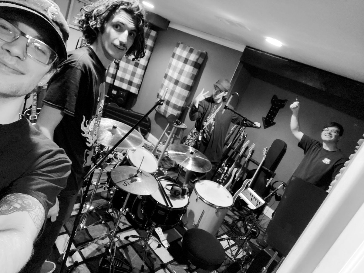 HomesSleepless's tweet photo. hey 💟👻 we’re recording again 

@reverierec https://t.co/o4N8pa6QZd