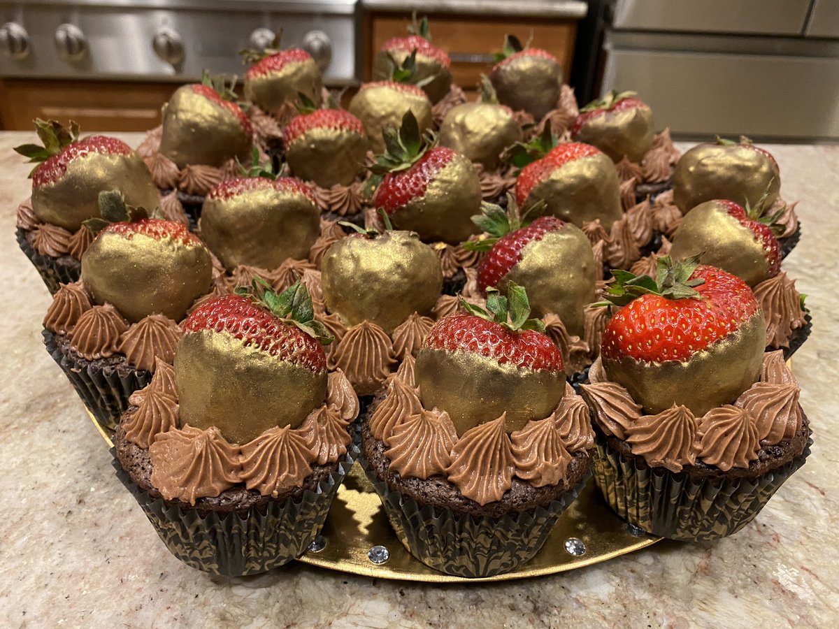 melbowbig's tweet photo. Sharing decadent brownie cupcakes. Enjoy! https://t.co/BgkRLQf0UG